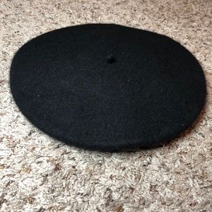 Black Beret Hat C